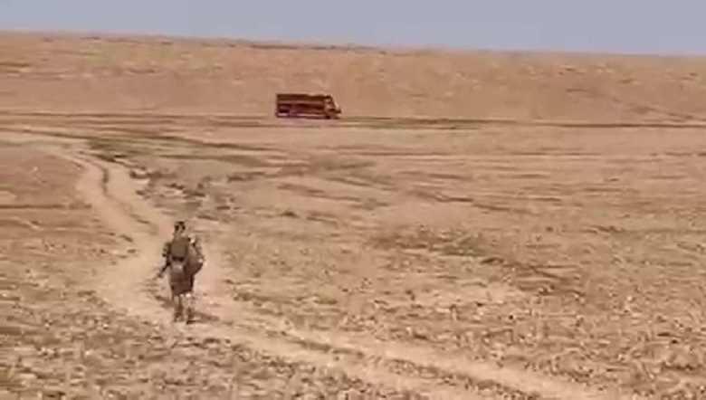 باستطلاع جوي لصحراء الرطبة.. ضبط عجلة حوضية تستخدمها عناصر داعش لتنفيذ عمليات ارهابية