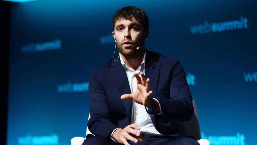 فابريزيو رومانو يحسم الجدل حول حقيقة لعب رونالدو بجوار ميسي في كأس العالم للأندية