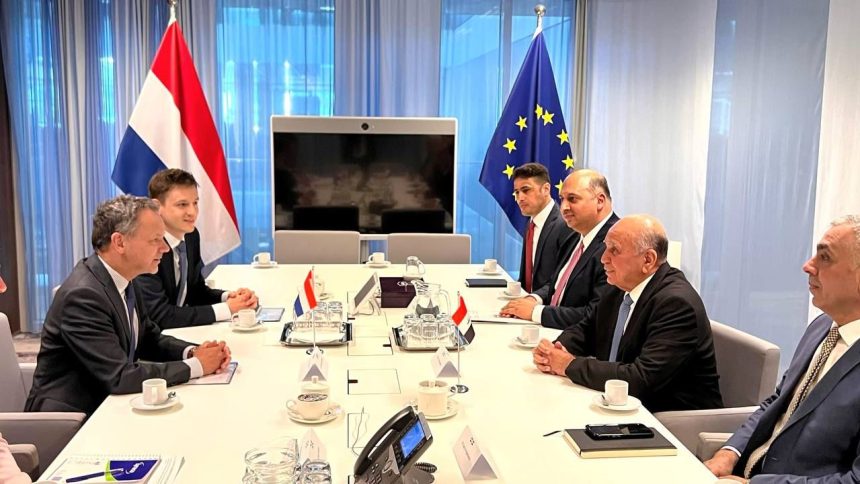 وزير الخارجية يؤكد حرص العراق على نجاح القمة العربية المقبلة ببغداد في ظل التطورات الإقليمية