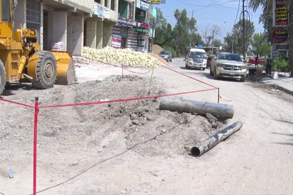 تكسرات تتسبب في اغلاق شارع الدولعي ومواطنون يشككون بجودة المواد المستخدمة في التبليط