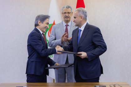 العراق يوقع عقد مشروع الأنبوب البحري الثالث