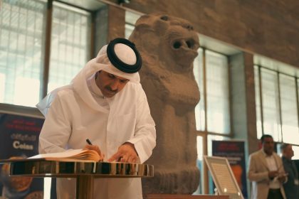 وزير الثقافة القطري يؤكد حرص بلاده على تعزيز التعاون المشترك مع العراق