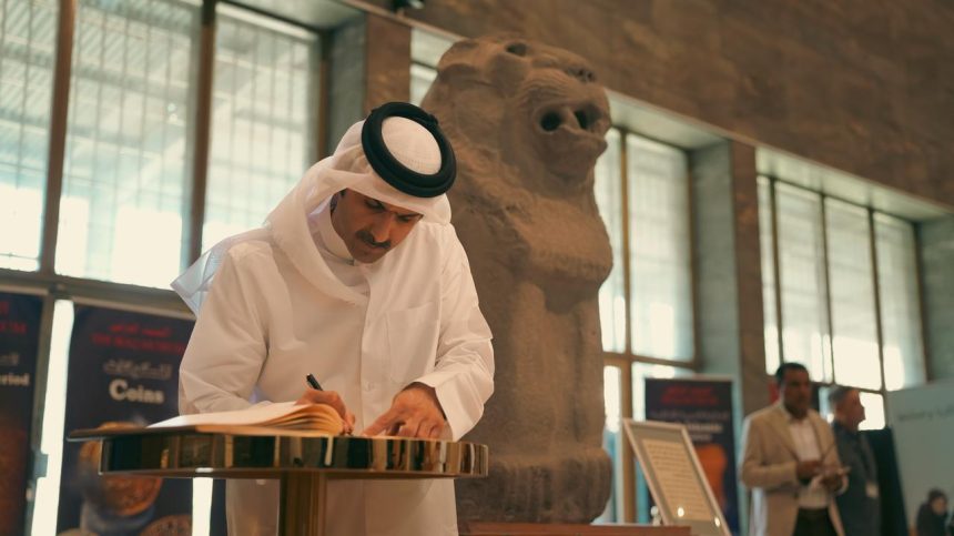 وزير الثقافة القطري يؤكد حرص بلاده على تعزيز التعاون المشترك مع العراق