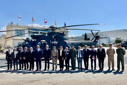 وزارة الدفاع تتسلّم طائرتين نوع "كاراكال" من فرنسا