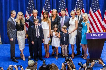 "أكسيوس": ترامب حول منصبه إلى مصدر ثراء لعائلته ومحيطه
