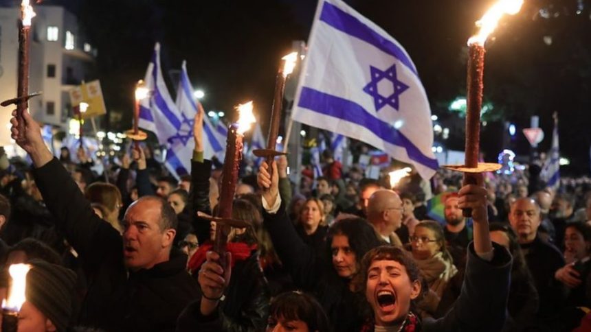 تظاهرات ضد حكومة نتنياهو أمام مكتبها في القدس