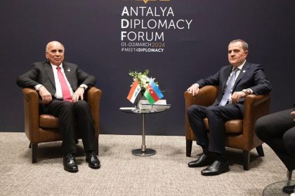 ‏وزير الخارجية: ناقشنا مع وزير الخارجية الأذربيجاني التوترات بين باكستان والهند