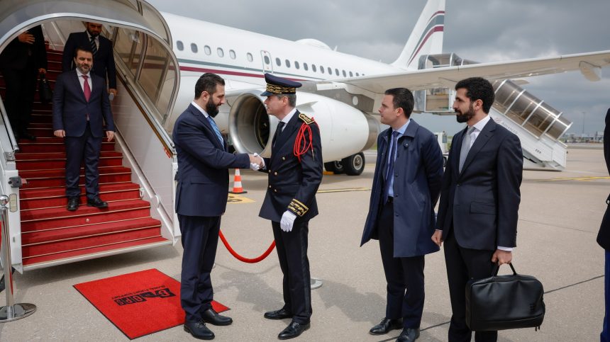 أحمد الشرع يصل إلى باريس في زيارة رسمية هي الأولى له إلى أوروبا