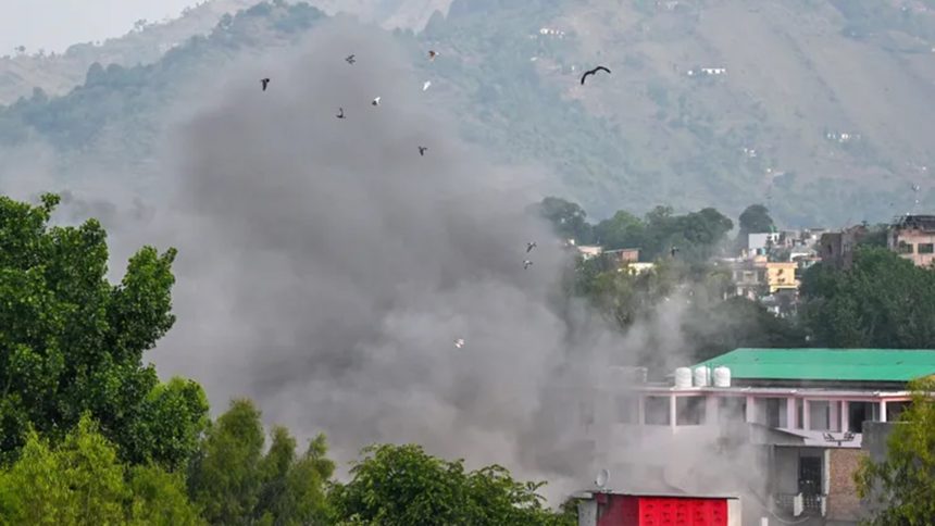 رغم إعلان وقف النار.. انفجارات ومقذوفات بسماء الهند