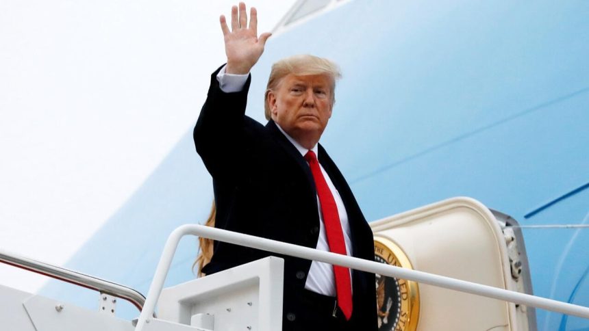 الرئيس الأميركي يغادر الرياض