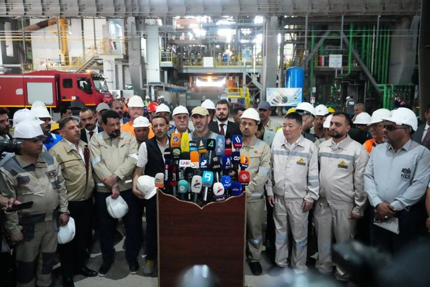 الأكبر في جنوبي العراق.. وزير الصناعة يضع حجر الأساس لمشروع مصنع لإنتاج الكلور والصودا الكاوية بالبصرة