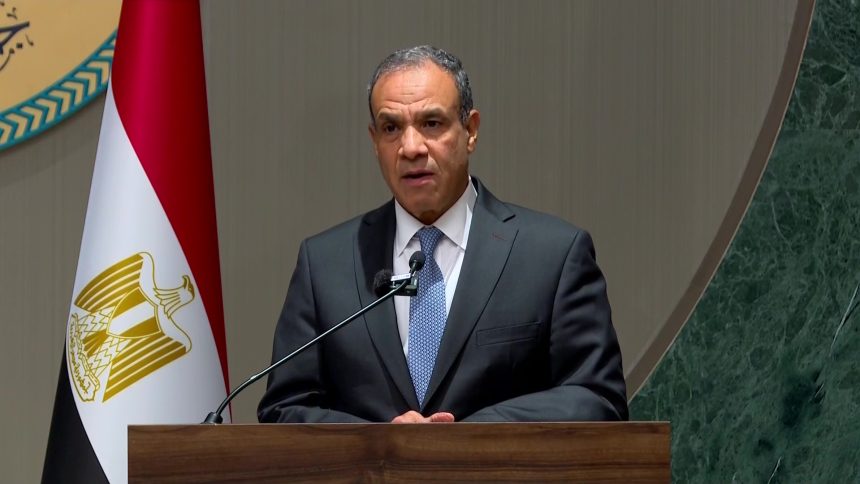 وزير الخارجية المصري: انعقاد القمة العربية في بغداد دليل على استقرار وأمن العراق