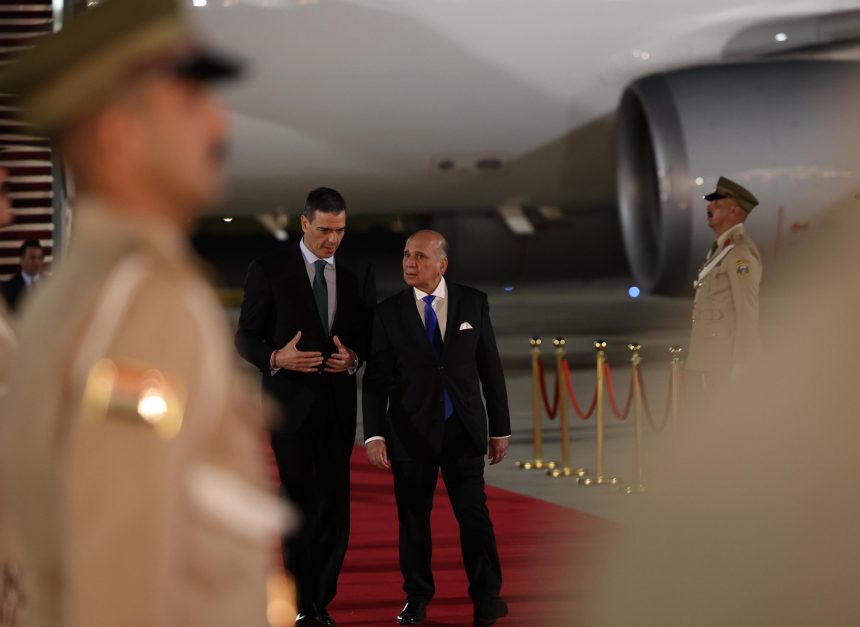 رئيس الوزراء الإسباني يصل إلى بغداد