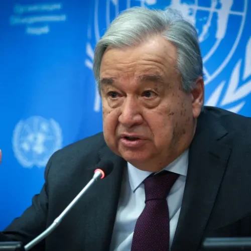 غوتيريش يؤكد استمرار الدعم لمواقف العراق ودروه بتثبيت الأمن والاستقرار في المنطقة