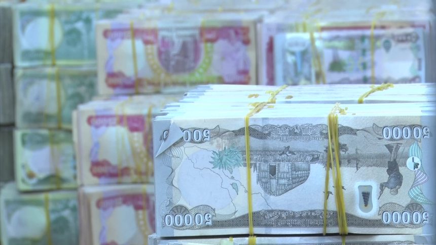 اتهامات متبادلة حول مسؤولية التقصير في رواتب الاقليم.. والضريبة يدفعها الموظفون