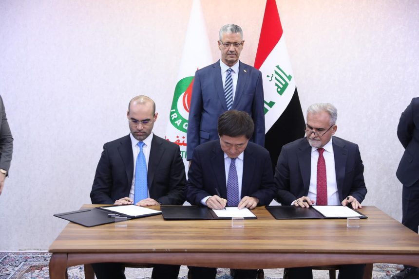 النفط توقع عقد مشروع جنوب البصرة المتكامل مع ائتلاف شركتين صينية ومحلية