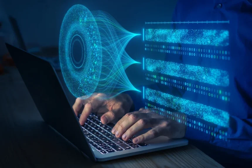 قراصنة يخترقون تطبيقاً يستخدمه مساعد ترامب ويسرقون بيانات