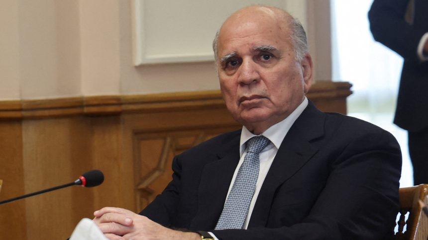 وزارة الخارجية تنفي مزاعم نقل الوزير فؤاد حسين رسالة من الرئيس الأمريكي إلى إيران