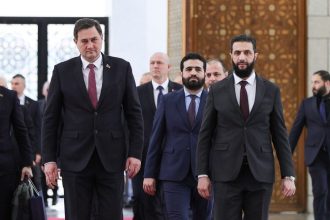 واشنطن ترفع العقوبات عن الشرع ووزير داخليته وبعض المؤسسات الحكومية في سوريا
