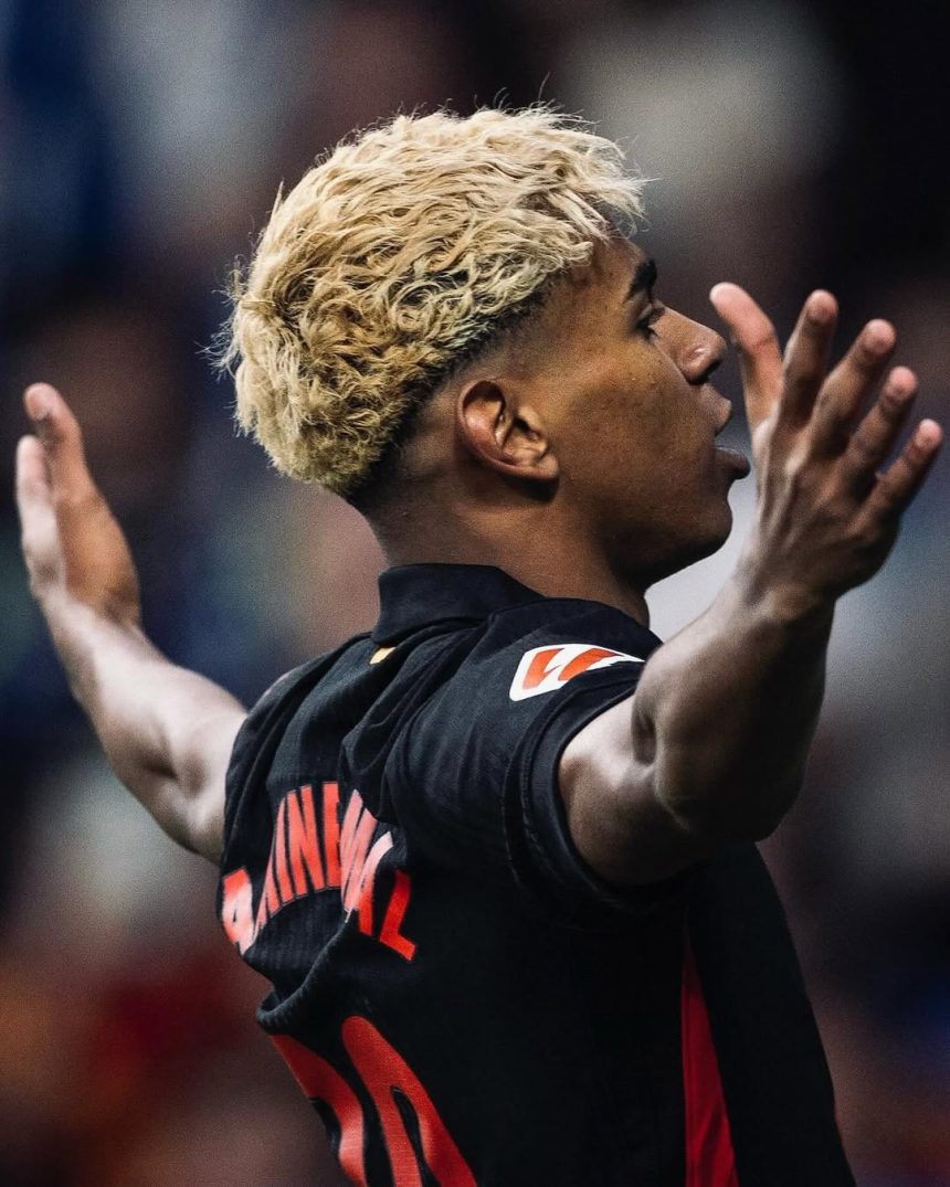 رسميًا.. برشلونة يجدد عقد نجمه "لامين يامال" حتى عام 2031