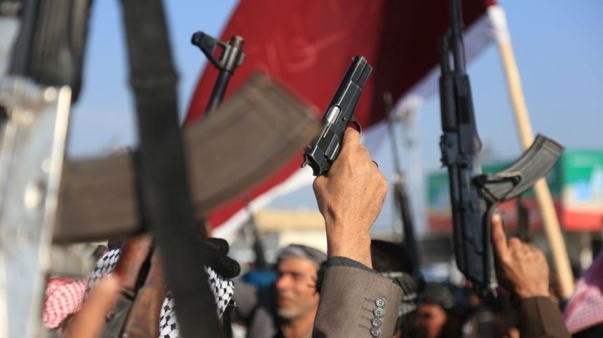 اعتقال متهم ظهر بمقطع فيديو وهو يقوم بـ"الدگـة العشائرية" في الرصافة