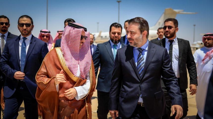وزير الخارجية السعودي يصل دمشق على رأس وفد اقتصادي