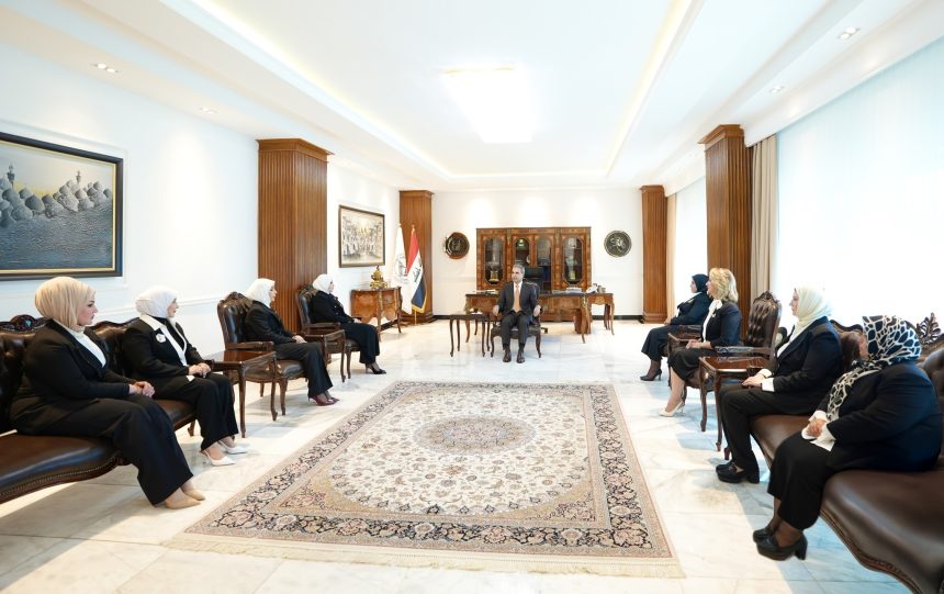 رئيس مجلس القضاء الأعلى يناقش مع رابطة القاضيات العراقية قضايا تخص عملهن في المحاكم