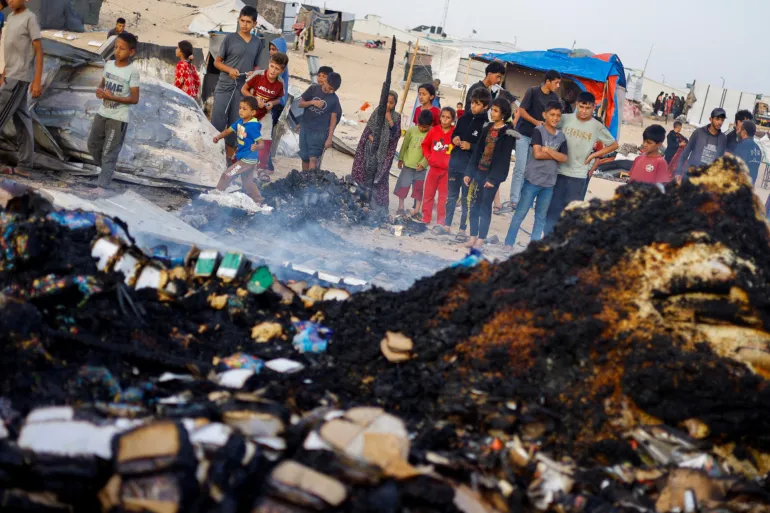 مجزرة رفح.. خبز مغمس بالدم ومساعدات تتحول لأفخاخ موت