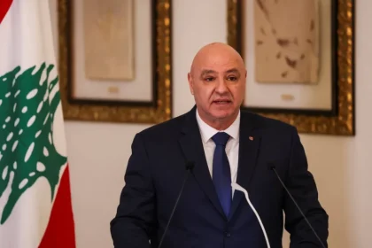 وزير الدفاع الإسرائيلي للرئيس اللبناني: بيروت لن تنعم بالهدوء