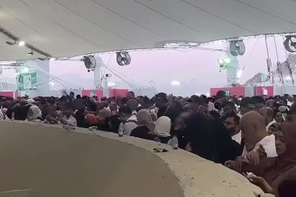 أول أيام التشريق.. الحجاج يواصلون رمي الجمرات الثلاث