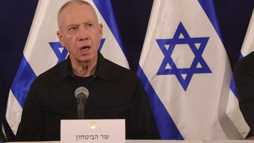 وزير الدفاع الإسرائيلي: أمرت بمنع وصول سفينة كسر الحصار "مادلين" إلى غزة