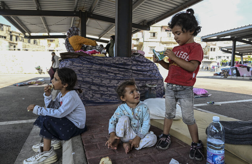 مفوضية اللاجئين تعلن وقف الدعم الاستشفائي والنقدي والتعليم للاجئين السوريين في لبنان