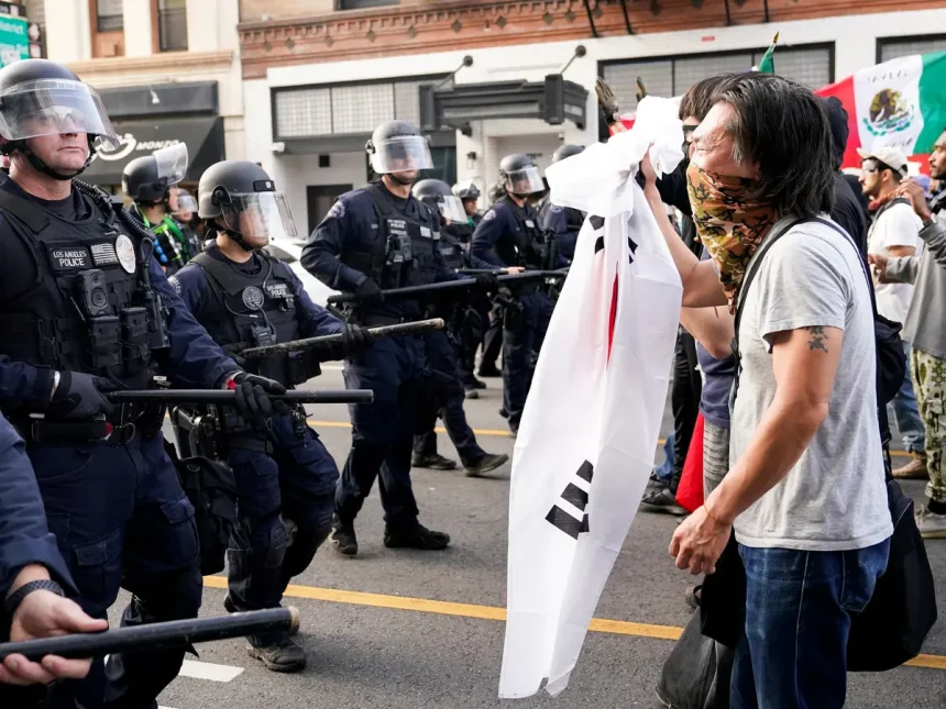 الاحتجاجات تتصاعد في لوس أنجلوس وتمتد إلى تكساس