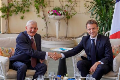 الرئيس الفرنسي يؤكد سعي بلاده لدعم العراق في جهوده لحماية أمنه واستقراره وسيادته