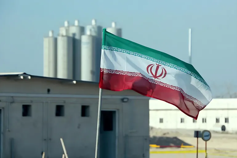 القيادة الوسطى الأمريكية: مستعدون للرد بقوة لمنع إيران من امتلاك سلاح نووي