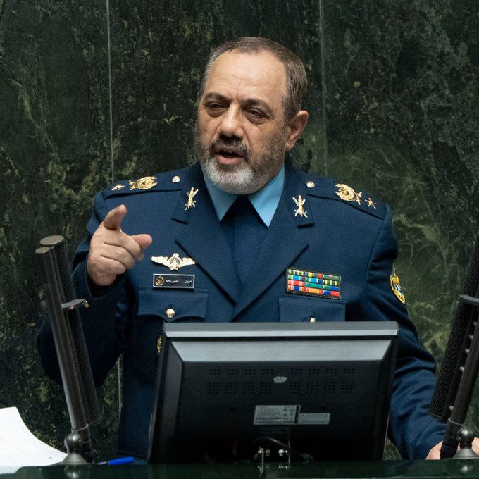 وزير الدفاع الإيراني: سنستهدف جميع القواعد الأمريكية بالمنطقة إذا فُرض علينا الصراع العسكري