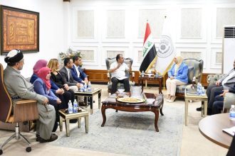 وزيرة المالية تدعو الإقليم للإسراع في توطين الرواتب وتسليم الإيرادات النفطية