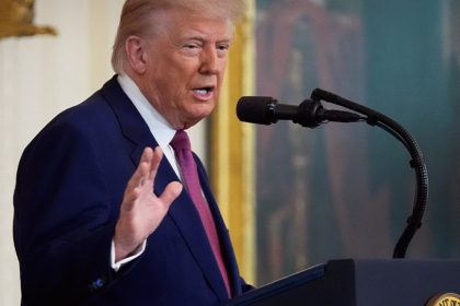 ترامب: أود تجنب الصراع مع إيران وعليها تقديم تنازلات