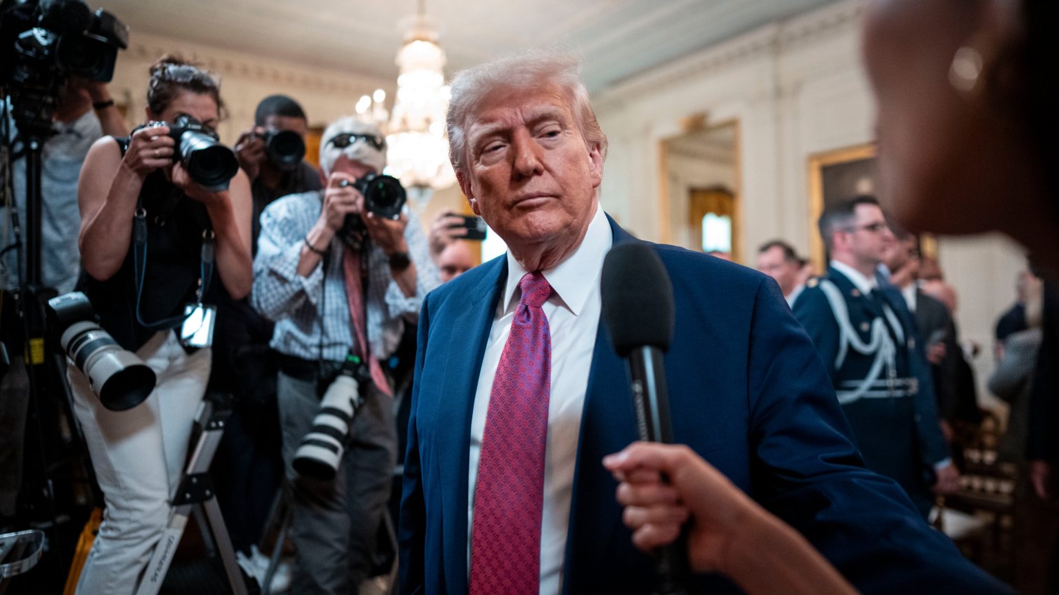 ترامب: الجيش الأمريكي لم يشارك بأي شكل في الضربات الجوية على إيران وسيبقى كذلك