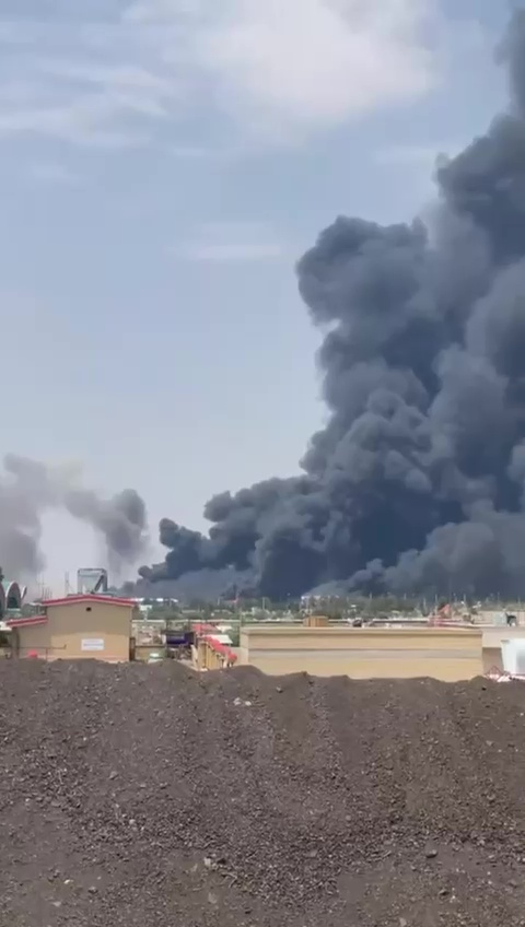 وكالة أنباء تسنيم: مطار تبريز يتعرض لهجوم إسرائيلي عنيف ويتصاعد دخان كثيف من تلك المنطقة