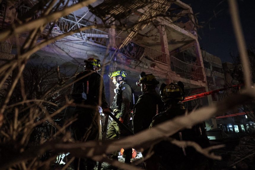 إيران: الحرب ستتوسع خلال الأيام القادمة لتشمل كل إسرائيل والقواعد الأمريكية في المنطقة