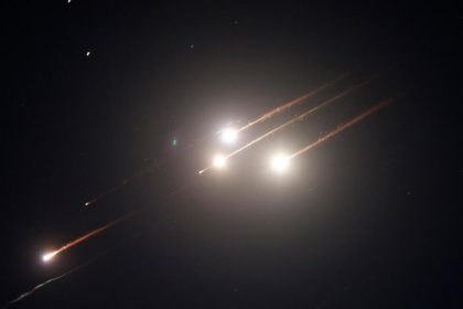 وكالة أنباء فارس الإيرانية: الصواريخ الإسرائيلية تستهدف 4 نقاط في محافظة أذربيجان الشرقية