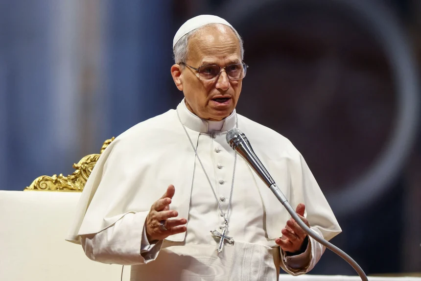 بابا الفاتيكان يناشد إسرائيل وإيران للتحلي بالحكمة