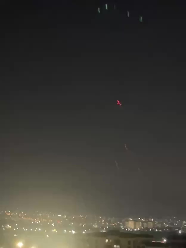 إطلاق دفعة صواريخ إيرانية من شيراز باتجاه الكيان الاسرائيلي