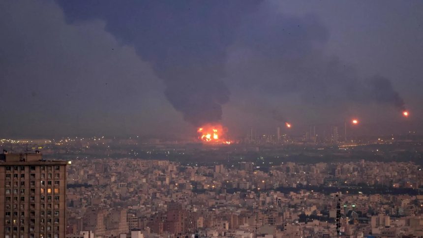 الخارجية الإيرانية: اسرائيل استهدفت مبانٍ تابعة لمقر الوزارة في العاصمة طهران