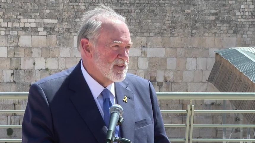 سفير أميركا بإسرائيل: أضرار طفيفة جراء سقوط صاروخ إيراني بالقرب من سفارتنا بتل أبيب