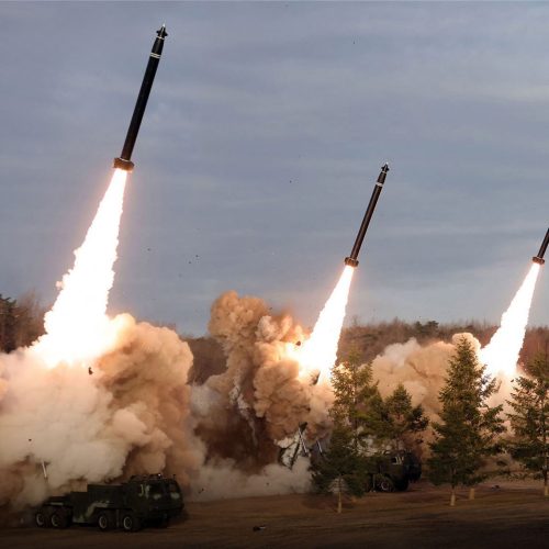 وكالة إيرنا: إطلاق 8 صواريخ من إيران باتجاه إسرائيل