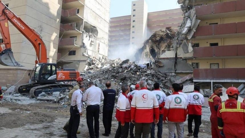 التلفزيون الإيراني: الكيان الاسرائيلي استهدف موقع مبنى الهلال الأحمر في طهران