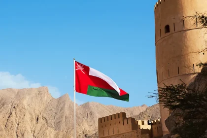 رويترز: وفد تفاوض إيراني يصل إلى سلطنة عُمان