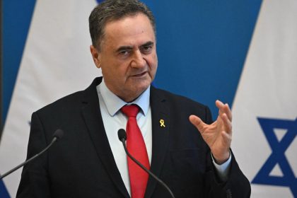 وزير الدفاع الإسرائيلي: وجهنا الجيش لتصعيد الهجمات على أهداف إستراتيجية في إيران